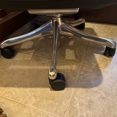 エルゴヒューマン プロ クッション座面タイプヘッドレスト付 【椅子・オフィスチェアー】の画像