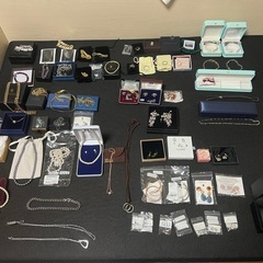 アクセサリー約65点箱付きまとめ売り……ネックレス指輪ピアス腕時...