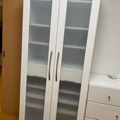 美品 ガラス窓　木製　収納キャビネット