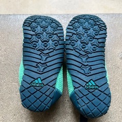 adidas  キッズ　メッシュシューズの画像