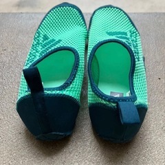 adidas  キッズ　メッシュシューズの画像