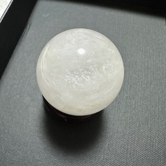 【お値下げ致しました】アゼツライト スフィア 丸玉 40mm ルース パワーストーン 裸石 原石 虹入り の画像