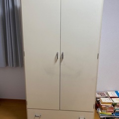木製　収納ホワイトタンス　ハンガーポール付き　クローゼット