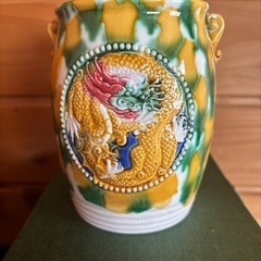 Ｄ　龍と鳳凰の絵柄の器　唐三彩　台湾製　陶器　花入れ　ペン立ての画像