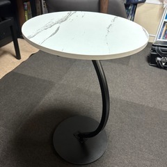 丸いコーヒーテーブル
