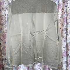 アイボリー リボン装飾 長袖シャツ 2XLの画像