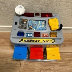 【最終価格】トイコー toyco 緊急車両ステーション ミニカー3台付きの画像