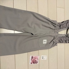 新品 フリルサロペット ハートポシェットの画像