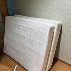 脚付きセミダブルベッドの画像