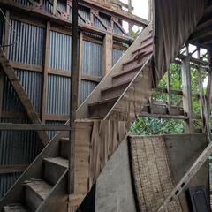 古民家の建築用の梁材、柱、床板の木材を安く販売しますの画像