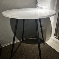 カフェテーブル
の画像