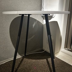 カフェテーブル
の画像