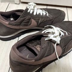 【美品】NIKE ナイキ スニーカー 運動靴 28CM ブラウンの画像