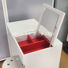 化粧台　ドレッサー  椅子付きの画像