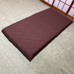 マットレスシングル強度圧縮加工ブラウンの画像