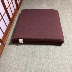 マットレスシングル強度圧縮加工ブラウンの画像