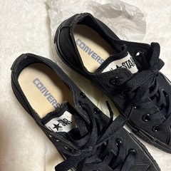 converse オールブラック　22㎝の画像