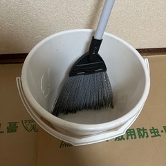 バケツとホウキ　購入予定者決定の画像