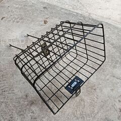 自転車のカゴの画像