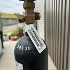 酸素ボンベ