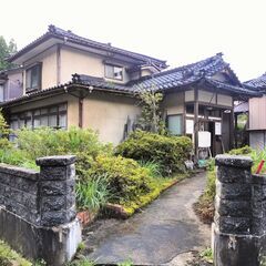 緑豊かで、庭付きの一軒家！駐車場付き！