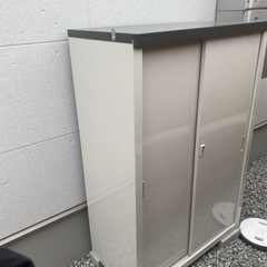 美品、屋外物置倉庫　グリーンライフ