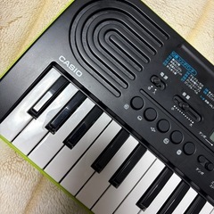 電子キーボードピアノの画像