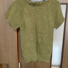 半袖ニットの画像