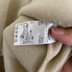 ビューティーandユース　セーターの画像