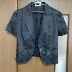 黒の半袖ジャケット　Sサイズ