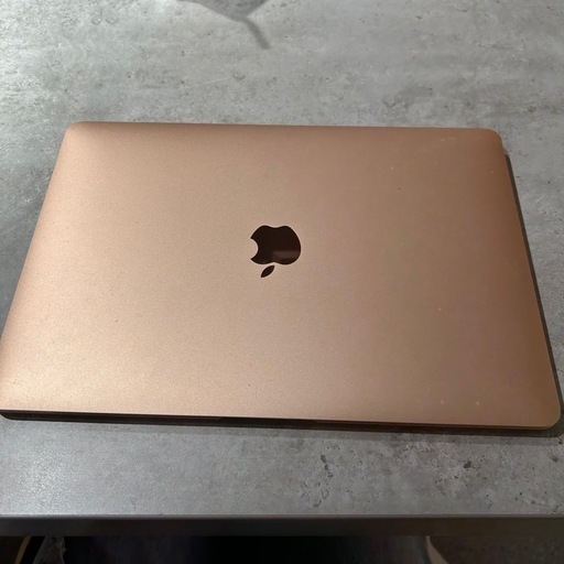 Apple MacBook Air M1 (充電コード＋覗き見防止シート付き)