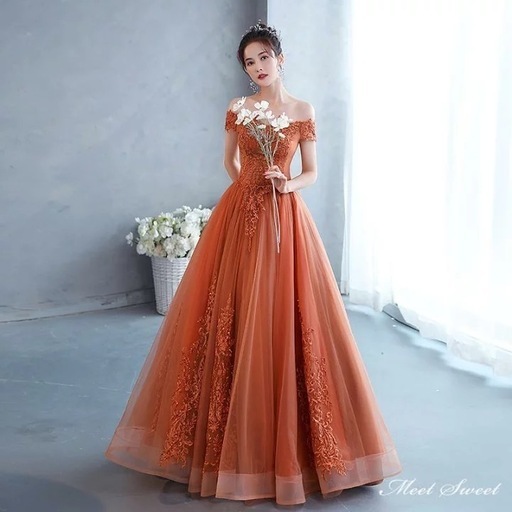 オフショルダーオレンジウェディングドレス