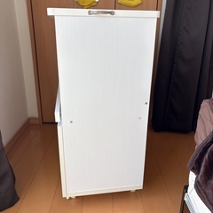 収納ボックス、電源タップ付きホワイトの画像