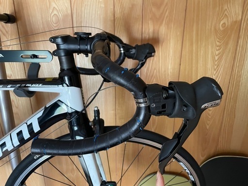 ロードバイク　GIANT  シマノ105　スポーツサイクル