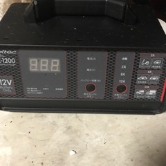 12Vバッテリー充電器