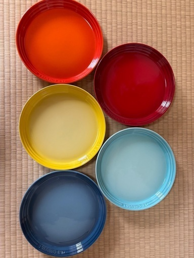 ル・クルーゼのクリスマスセット ツリープレート エレガントフリル 華