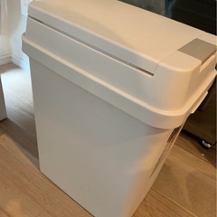 ゴミ箱の画像