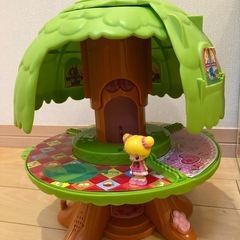 こえだちゃんと木のおうちの画像