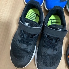 NIKE スニーカー アシックス　サンダルの画像