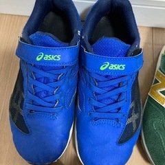 NIKE スニーカー アシックス　サンダルの画像