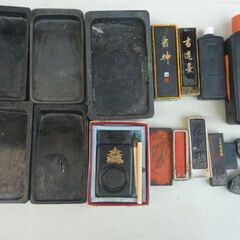硯７個、墨８個、墨汁２個の画像