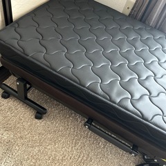【譲ります
】ニトリ　折りたたみ式ベット