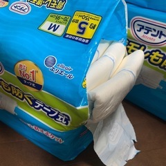 Ｍサイズ 大人用紙おむつ アテント 消臭効果付きテープ式M背モレ・横モレも防ぐ の画像
