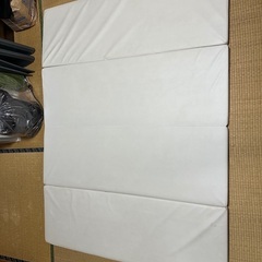 折りたたみプレイマット