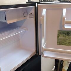 値下げしました。アイリスプラザ 冷蔵庫 ほぼ未使用、中古 4台あり 41L ブラック 幅47cm PRC-B041DM-B 直冷式 1ドア 右開き 新生活 一人暮らし、お引取り条件（北陸新幹線飯山駅近郊）です。の画像