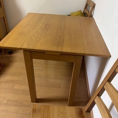 IKEAテーブル
