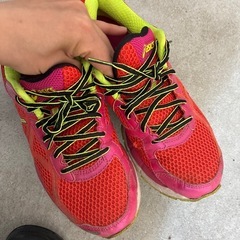 靴　asics 24.5の画像