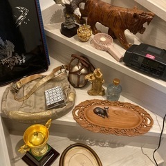 ① 一つ600円から1500円まで。今だけ全てで8000円