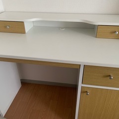 勉強用デスク、椅子