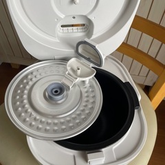 【お譲り先決まりました】SHARP 炊飯器　三合炊きの画像